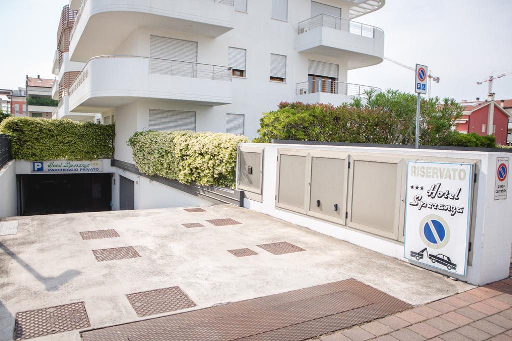 Hotel Speranza Lido di Jesolo Buitenkant foto